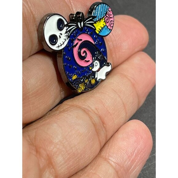 Jack Sally Skellington Lapel Pin Mouse Icon Badge Nightmare Brooch Accessories - Picture 6 of 8